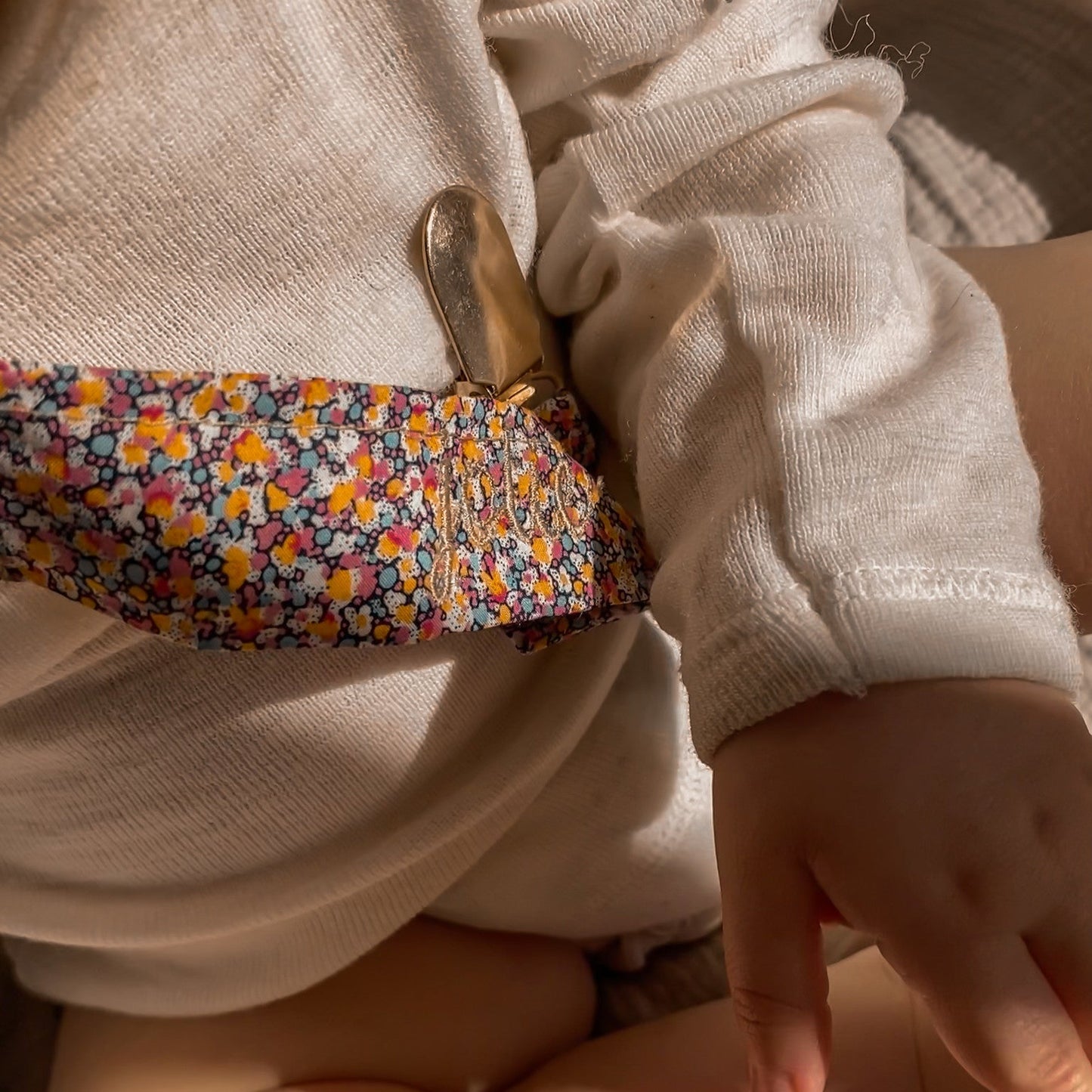 PACIFIER CORD |  NO RAIN, NO FLOWERS PINK