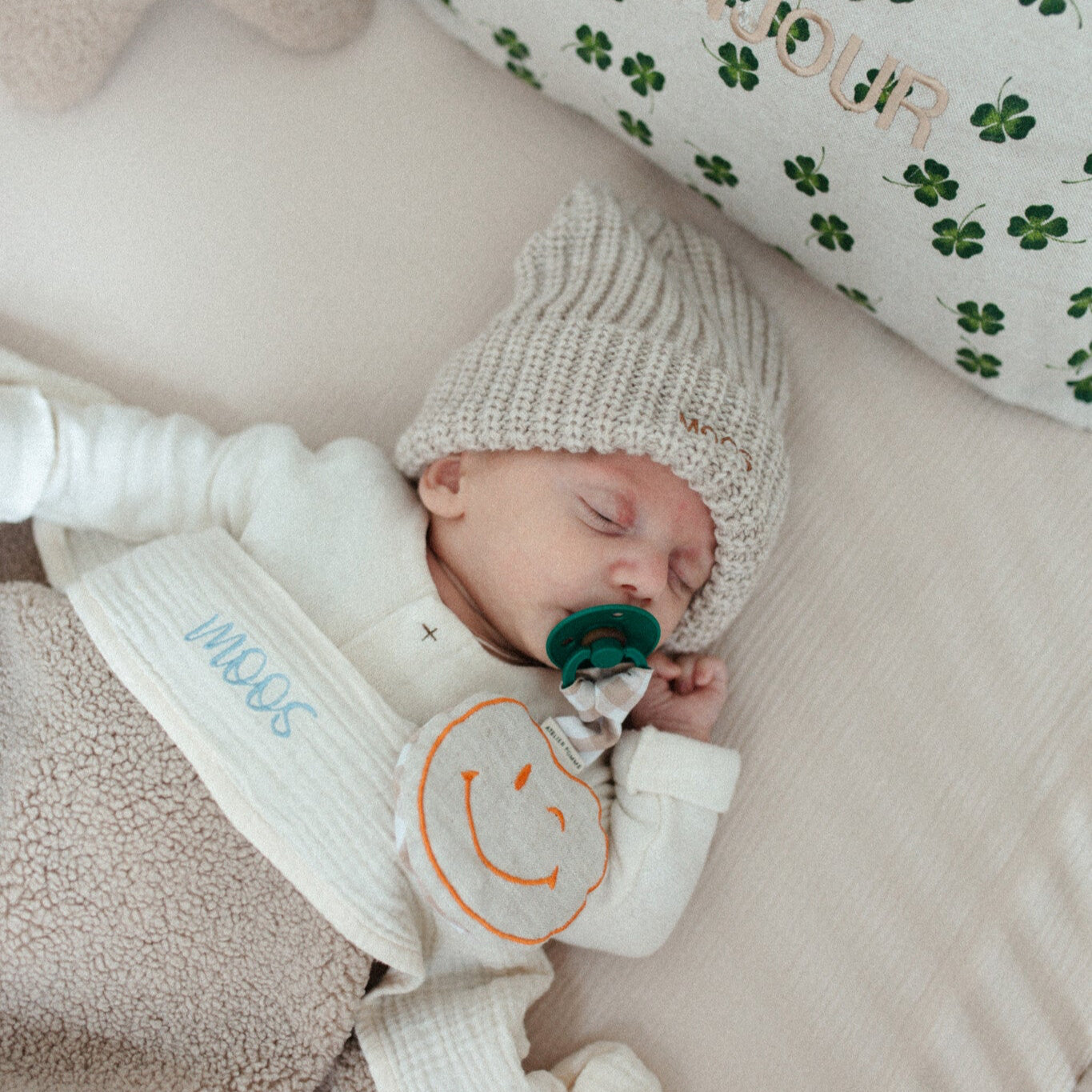 PACIFIER CLOTH POMME | LOVELY LINEN