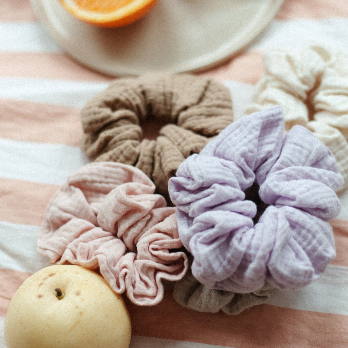 OVERSIZED SCRUNCHIE MUSLIN COTTON
