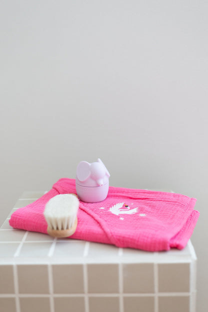 BATH TOWEL | BLOWY BUBBLEGUM