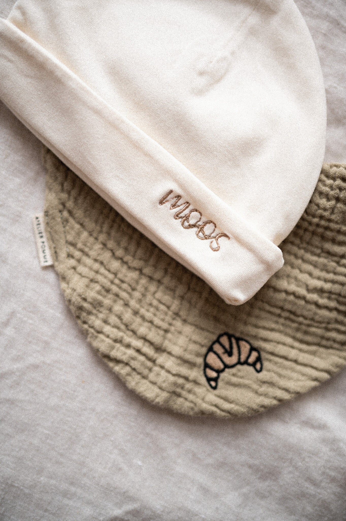 TEENY TINY BEANIE | COSY WHITE