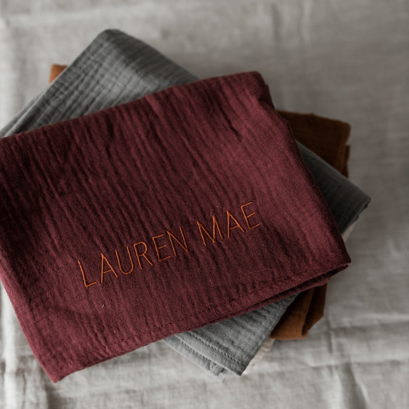 FLAT SHEET COT | BURGUNDY BOO