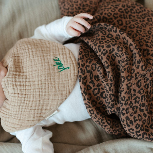 TINY BIB | FINE BROWN