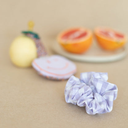 CHECKED OVERSIZED SCRUNCHIE