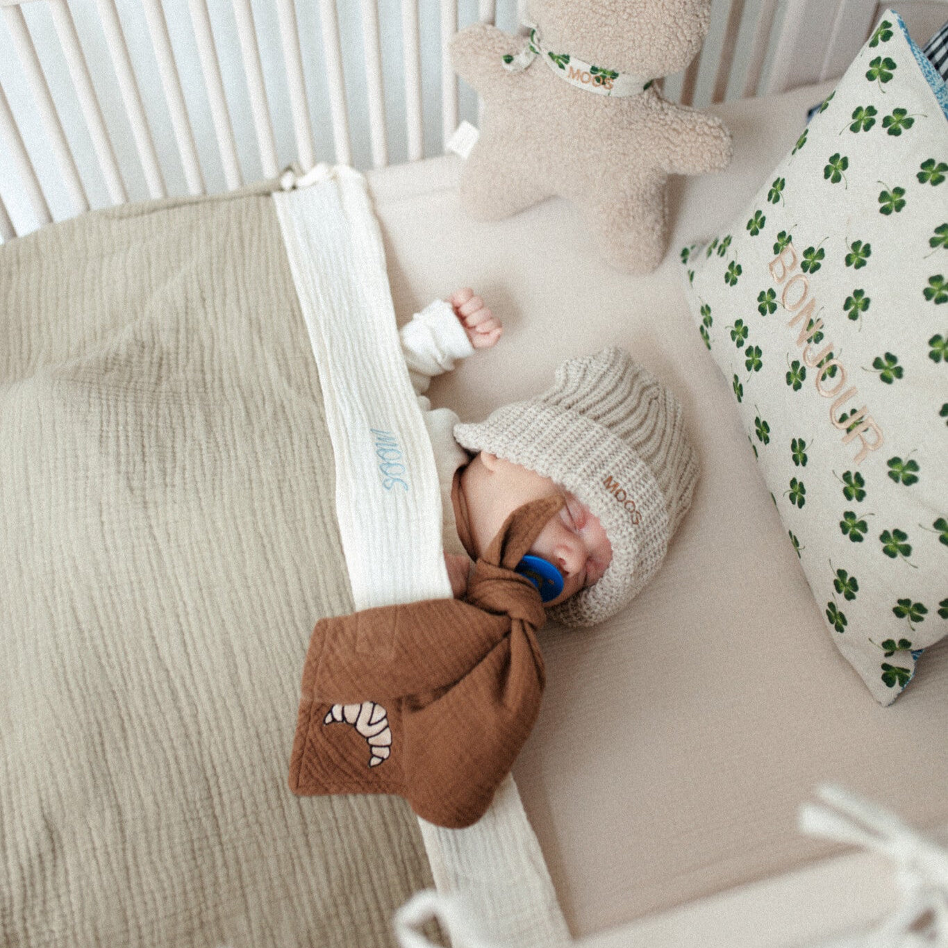 PACIFIER CLOTH CUDDLE | BETTER BROWNIE