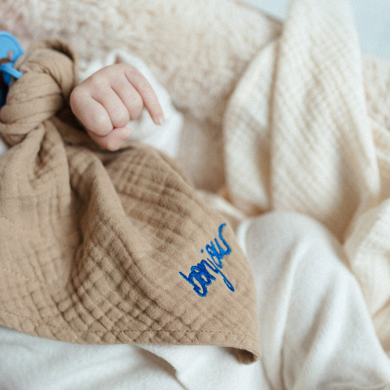 PACIFIER CLOTH CUDDLE | FINE BROWN