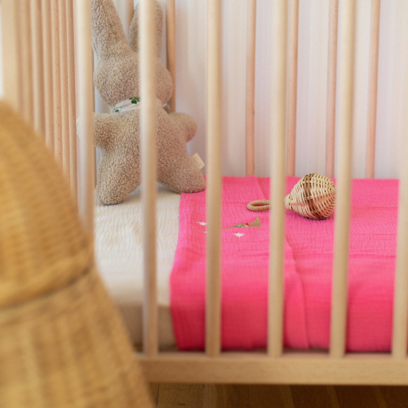 FLAT SHEET COT | BLOWY BUBBLEGUM