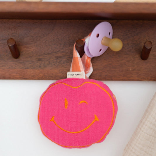PACIFIER CLOTH POMME | BLOWY BUBBLEGUM