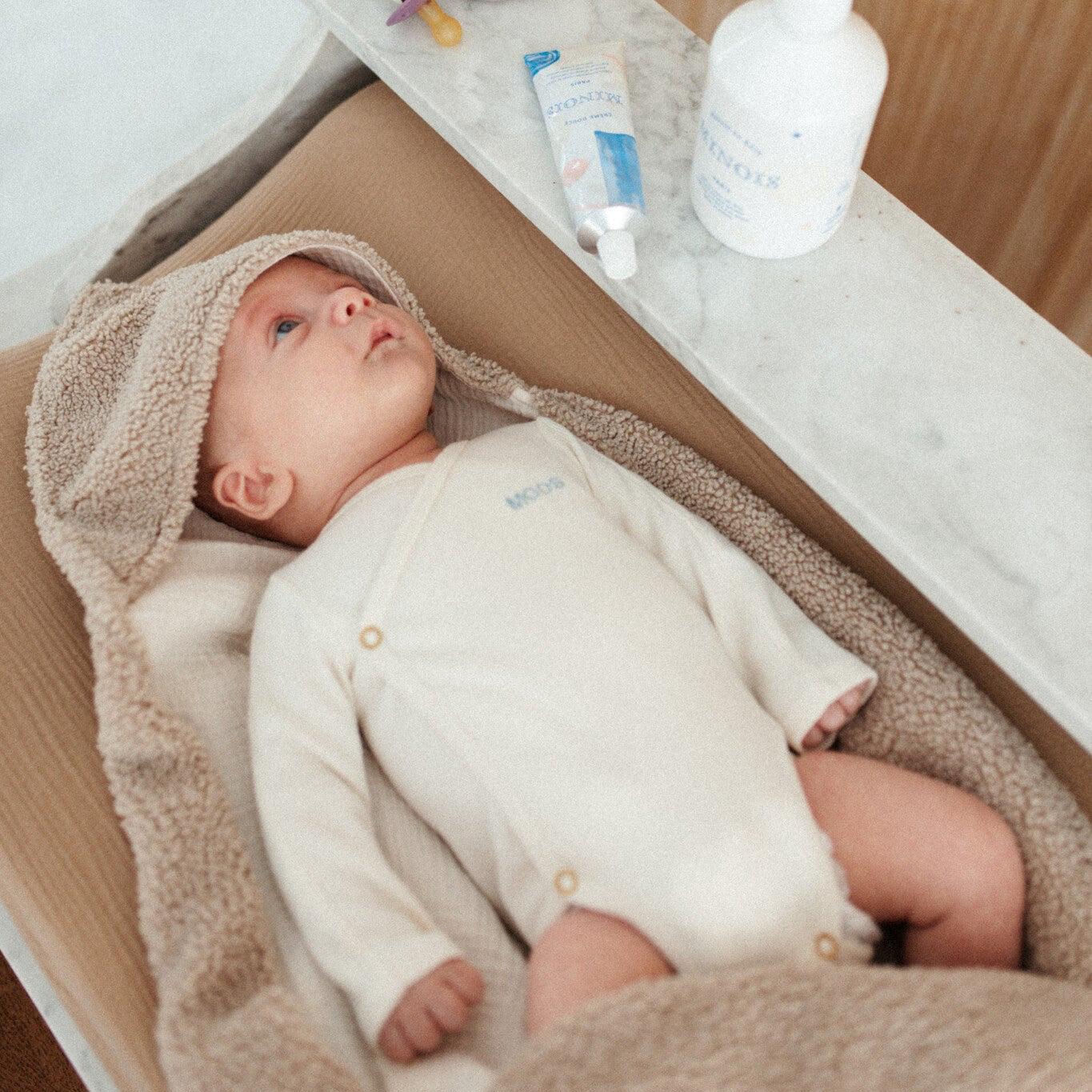 TEDDY HOODED BLANKET | BONJOUR BEIGE