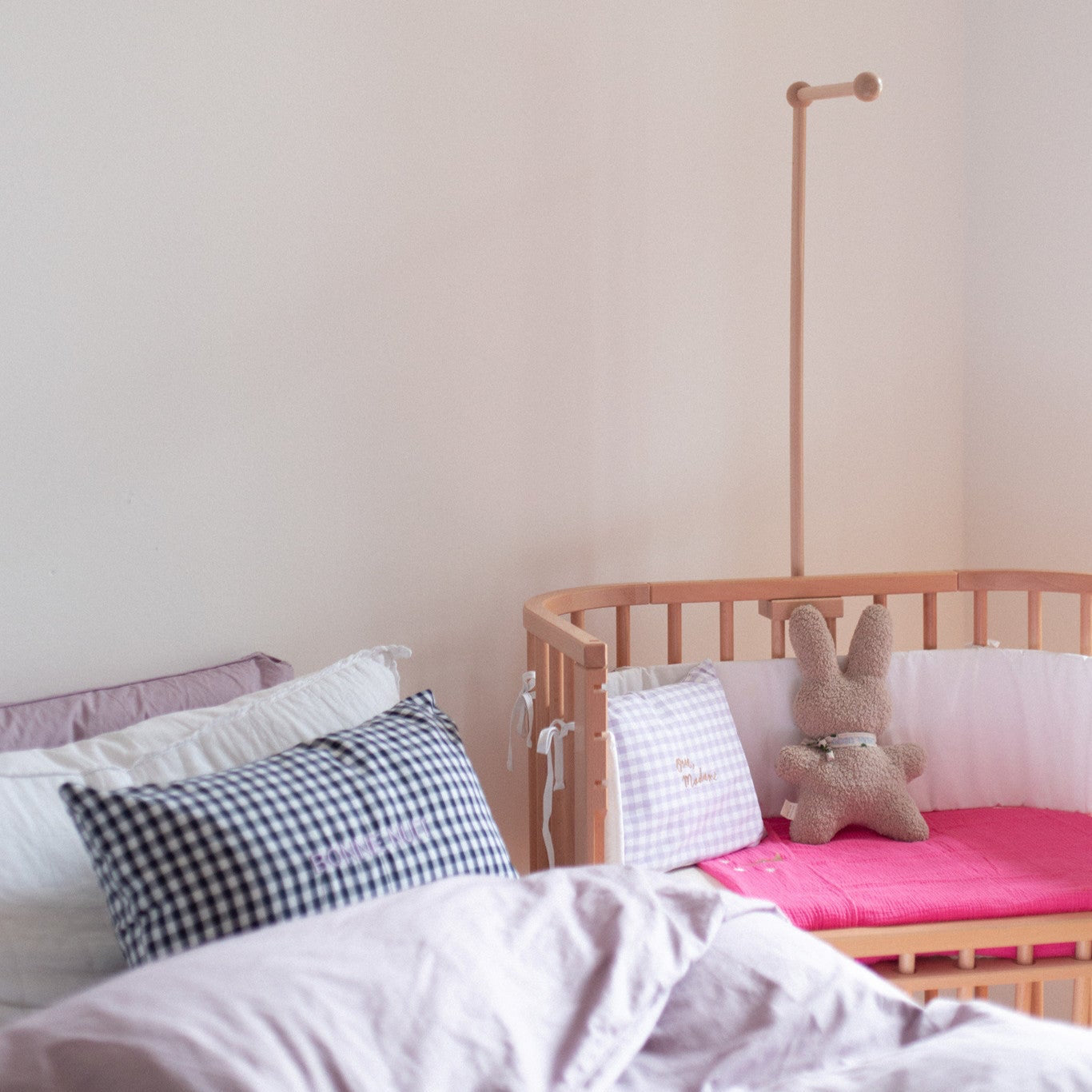 FLAT SHEET CRIB | BLOWY BUBBLEGUM