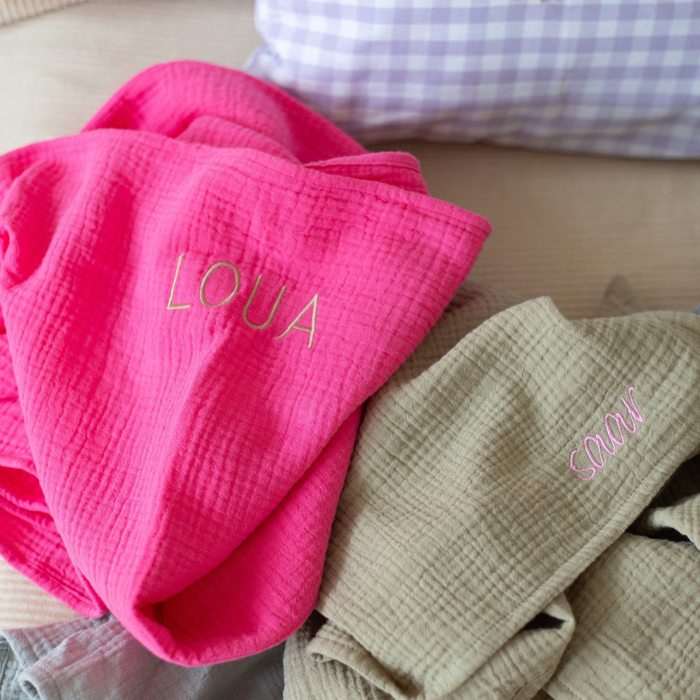 GIANT SWADDLE | BLOWY BUBBLEGUM