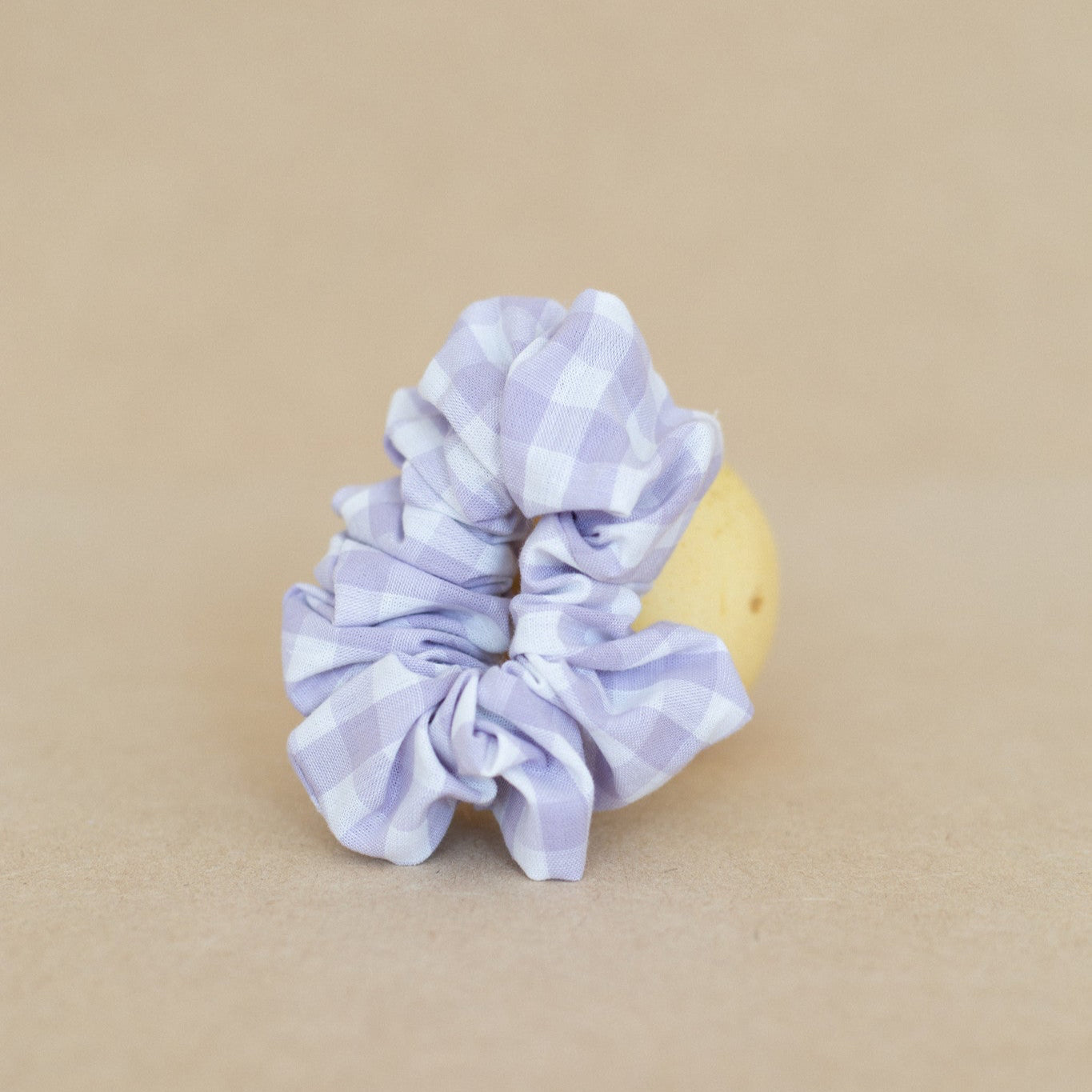 CHECKED OVERSIZED SCRUNCHIE