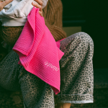 HUGE TOWEL | BLOWY BUBBLEGUM